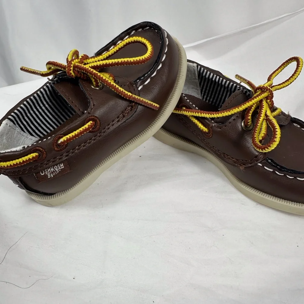 Oshkosh loafers size 5 children’s